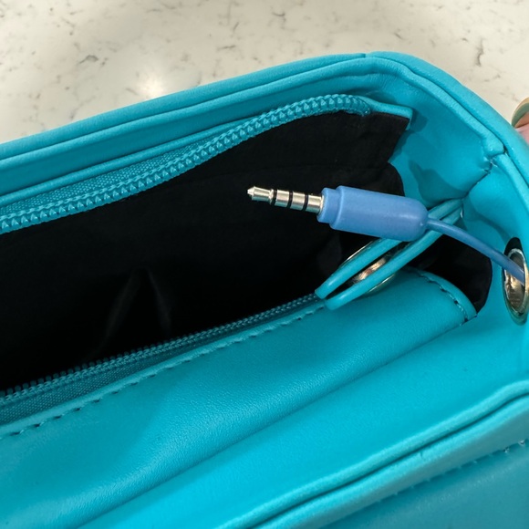 Phone purse nwt - Picture 3 of 3